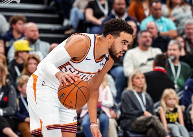 太阳队防守崩盘，惨遭对手狂轰猛炸，过程因为人员.的简单介绍-爱游戏APP