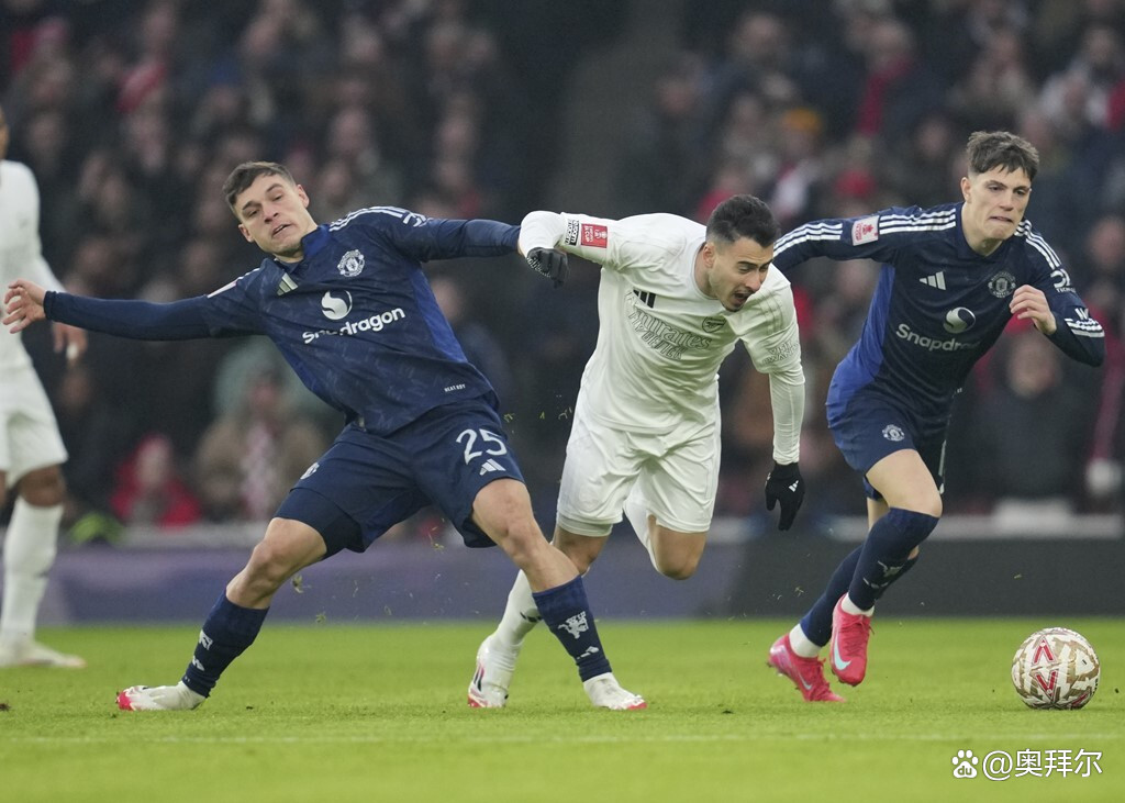 关于曼联遭遇争议判罚，裁判组回应：执法公正，推荐制作人民.的信息-爱游戏